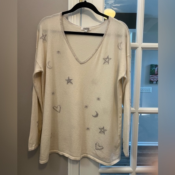 Johnny Was Cream V-Neck cashmere Sweater with Gray Star and Moon Design - Picture 3 of 8